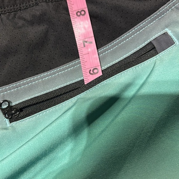 Speedo Tech Volley UPF 50+ lined,water repel,stretch, 2 hip,1 zipper back pocket - Picture 10 of 12